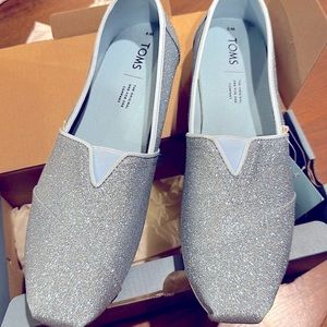 Women’s Toms Classic size 9 LIGHT BLUE GLITTER NIB